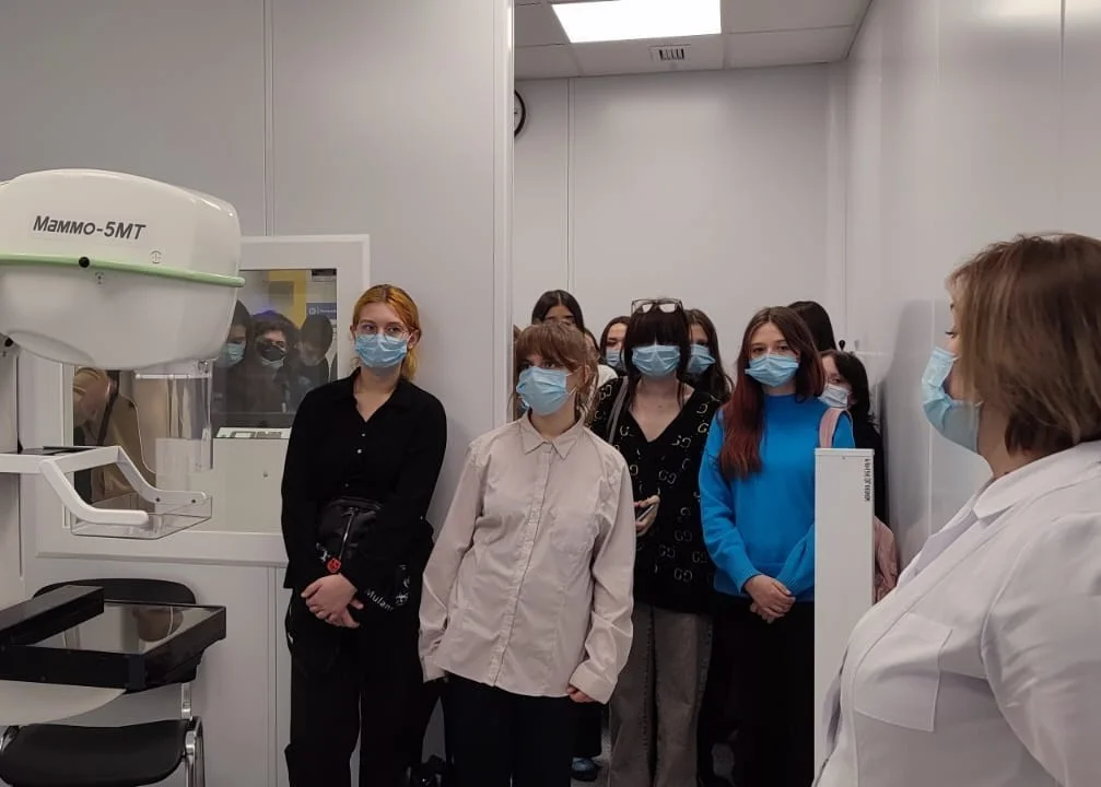 Городская больница № 4 провела день открытых дверей для калининградских школьников