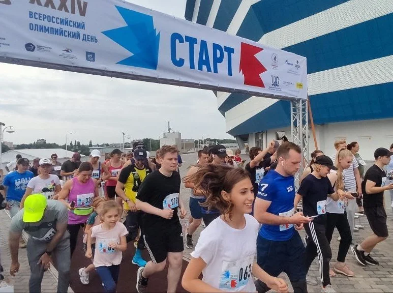 Более двухсот жителей региона прошли десять тысяч шагов