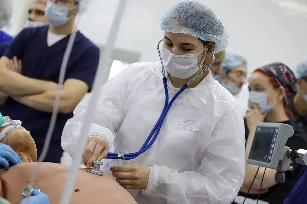 Алексей Беспрозванных: Важно, чтобы начинающие врачи связывали свою жизнь с Калининградской областью Алексей Беспрозванных: Важно, чтобы начинающие врачи связывали свою жизнь с Калининградской областью