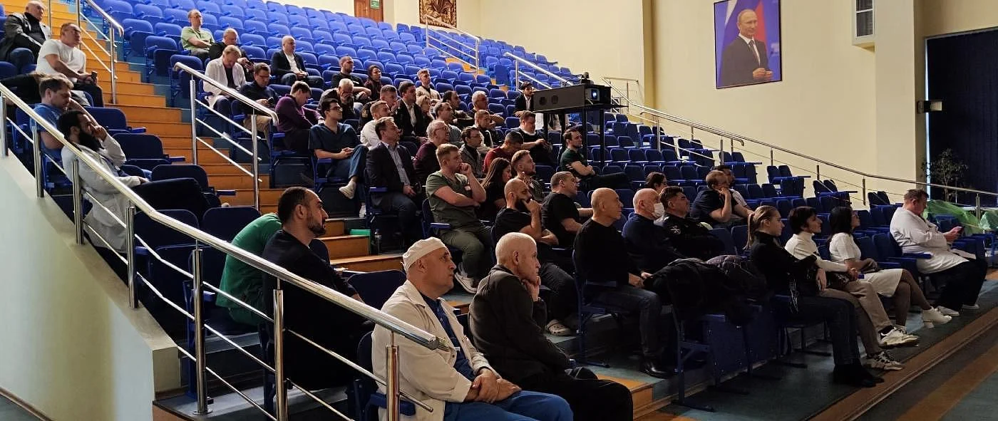 Заседание Хирургического общества Калининградской области, собравшее в пятницу более 80 хирургов из  медицинских учреждений региона,