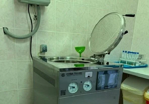 В Центральной городской клинической больнице города Калининграда введен в эксплуатацию новый автоматический паровой стерилизатор