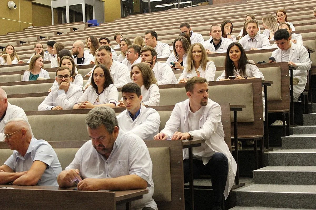 Выпускники ординатуры мединститута БФУ им. И. Канта получили дипломы об окончании обучения Выпускники ординатуры мединститута БФУ им. И. Канта получили дипломы об окончании обучения