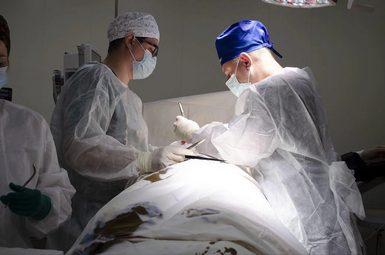 В Онкологическом центре Калининградской области продолжается активная оперативная деятельность по профилю опухолей молочной железы. С начала года онкологами-маммологами выполнено уже более 400 операций.