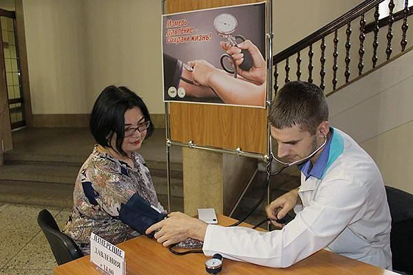 Более тысячи жителей региона проверили давление и сделали биохимический анализ крови