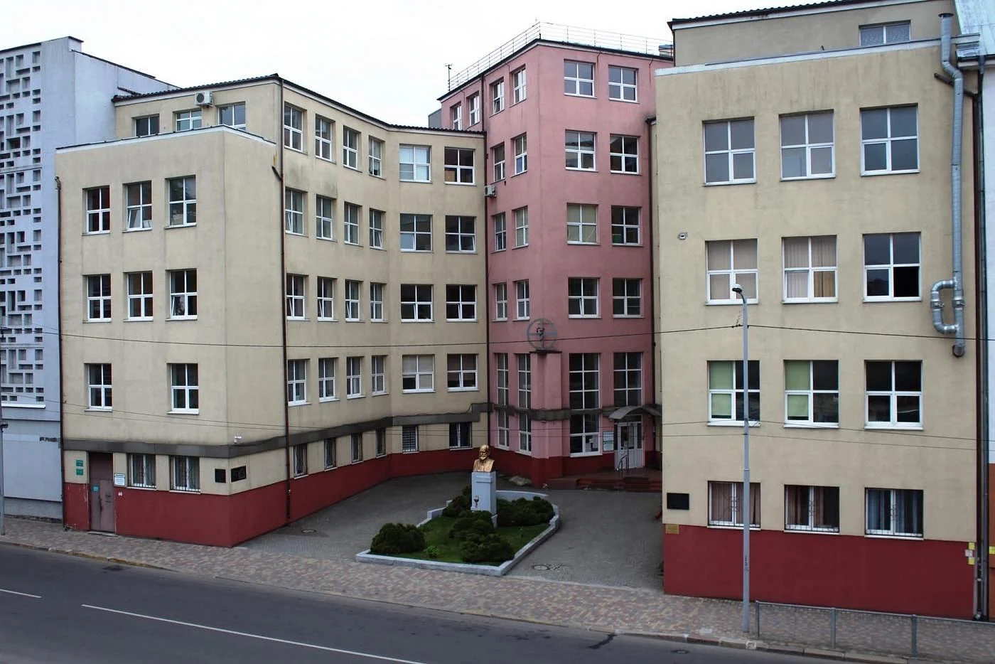 В ОБЛАСТНОЙ КЛИНИЧЕСКОЙ БОЛЬНИЦЕ ПОЛНОСТЬЮ ЗАМЕНИЛИ ОБОРУДОВАНИЕ ДВУХ ЛИФТОВ