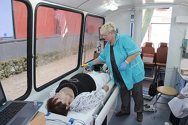 Жителей муниципалитетов будут принимать врачи «передвижной поликлиники»