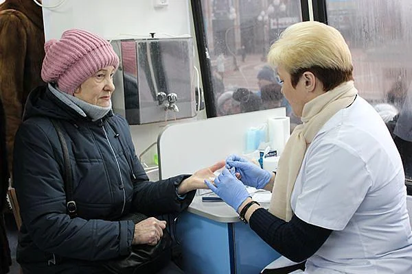 За четыре часа кровь на сахар проверили около трехсот жителей региона