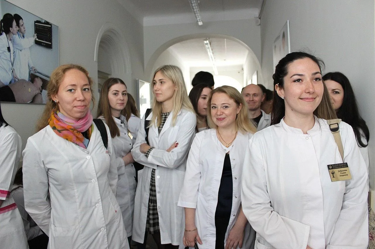 В ярмарке вакансий для выпускников мединститута БФУ им. И. Канта приняли участие более трехсот человек