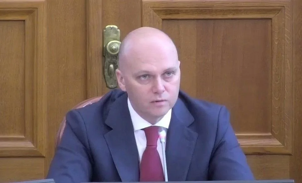 Губернатор Алексей Беспрозванных провёл оперативное совещание правительства. Обсудили вопросы жизнедеятельности региона и изменения в бюджете области.